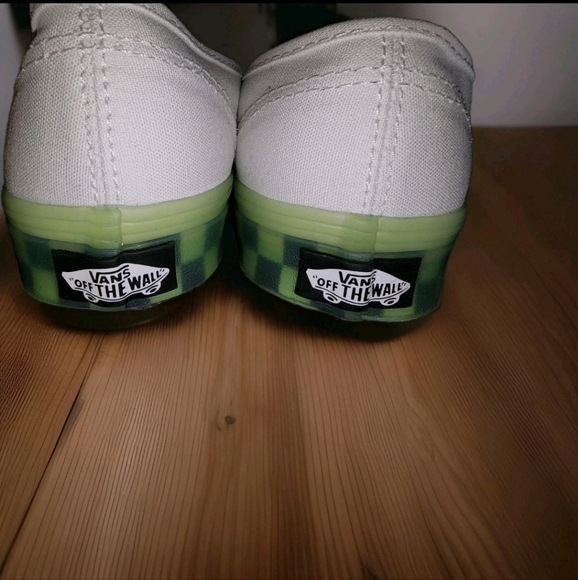 Vans Women's White and Green Checkered Sneakers Size 7 - Picture 3 of 15